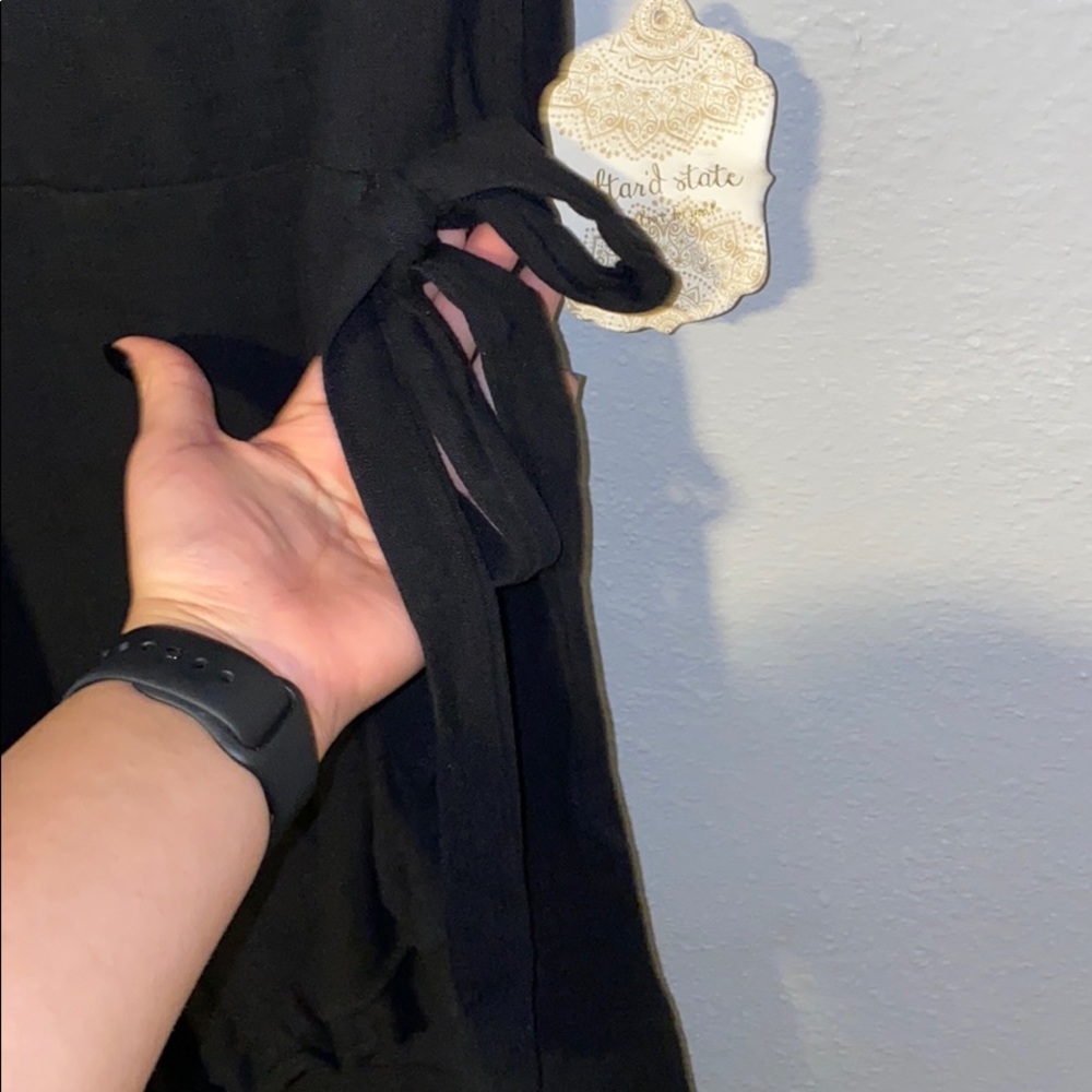 Black dress - Picture 4 of 4